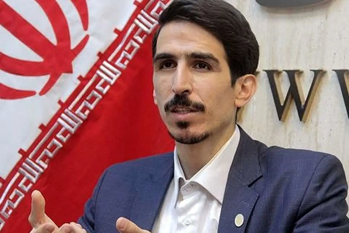 پیشنهاد نماینده تهران به لاریجانی: لیست اموالتان را منتشر کنید