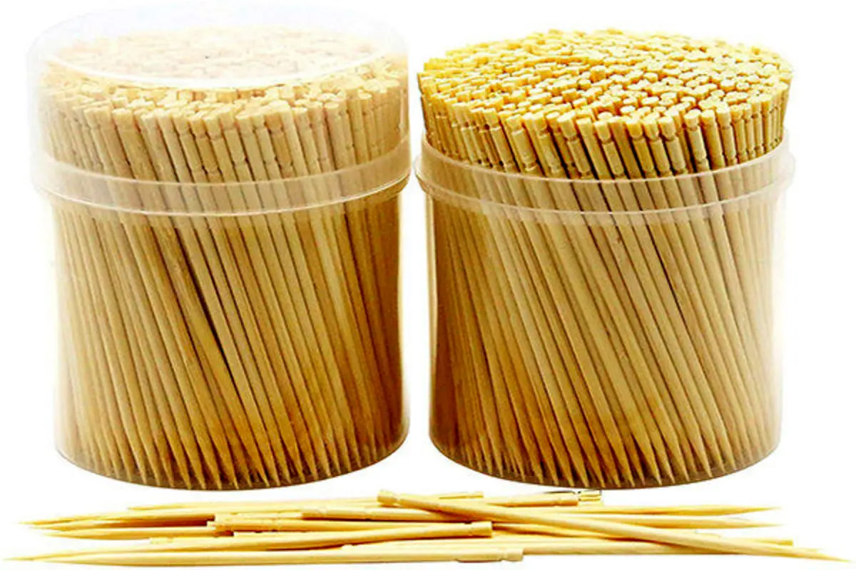 ۳ دلیل برای این که هرگز از خلال دندان استفاده نکنید