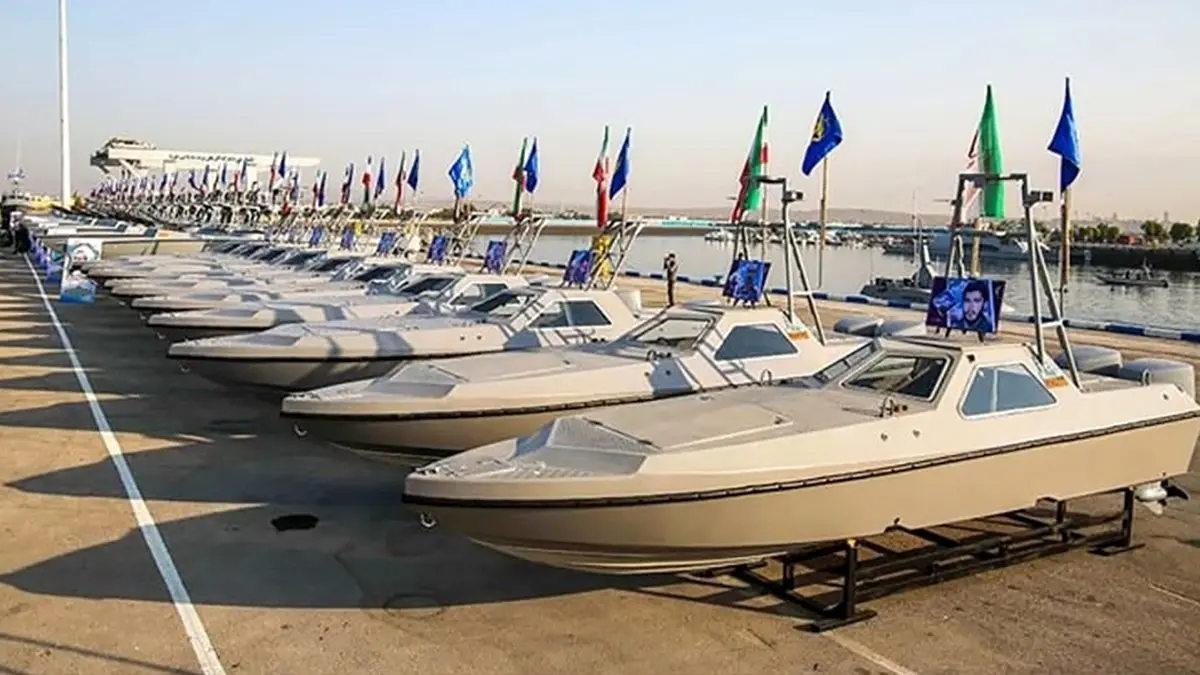 الحاق ۱۱۰ فروند شناور هجومی عاشورا به ناوگان سپاه
