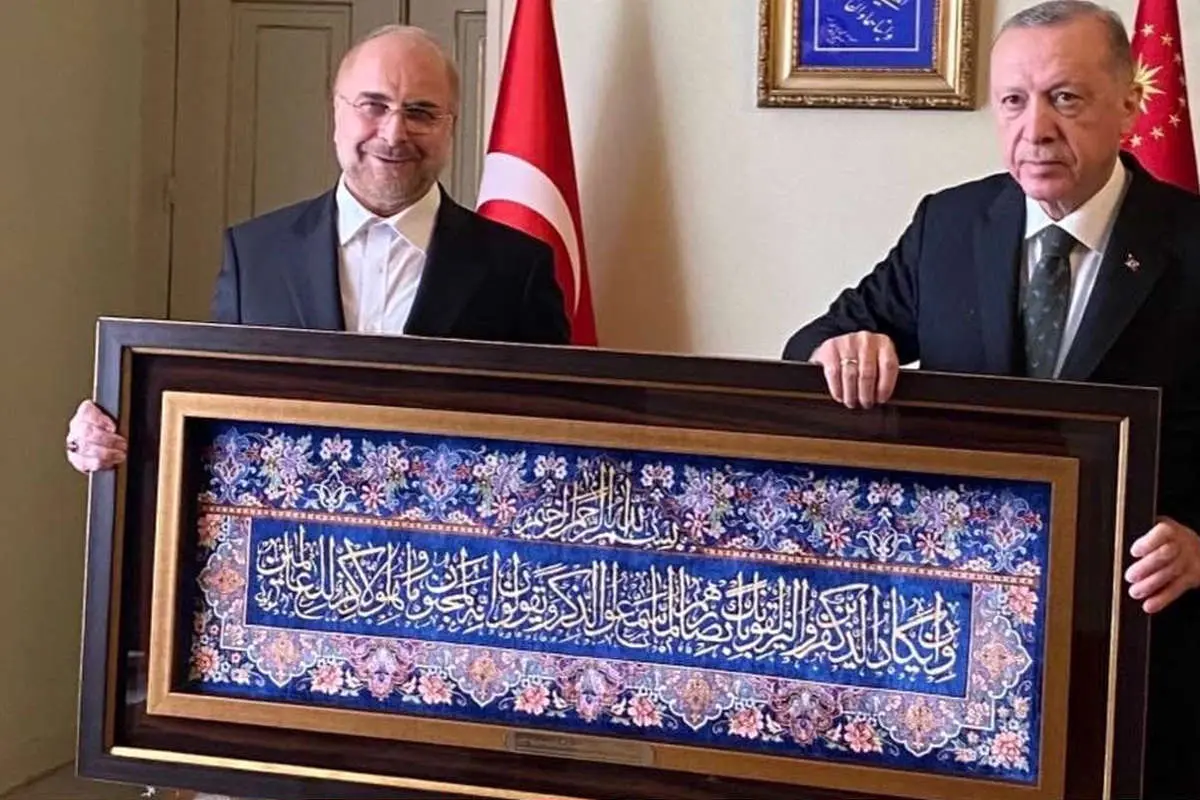 انتقاد جابری انصاری از هدیه گرانقیمت قالیباف به اردوغان