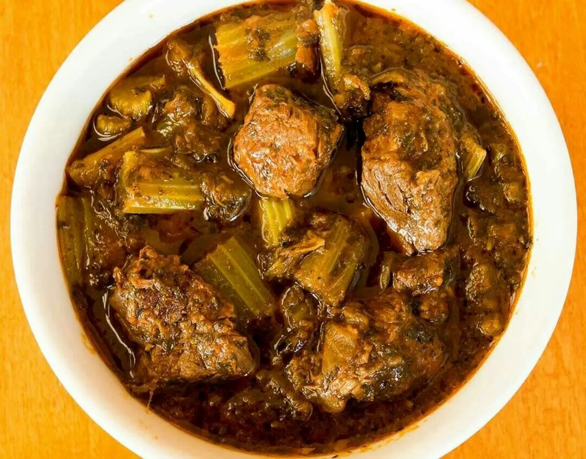 طرز تهیه خورشت کرفس تبریزی؛ طعمی که فراموش‌تان نمی‌شود
