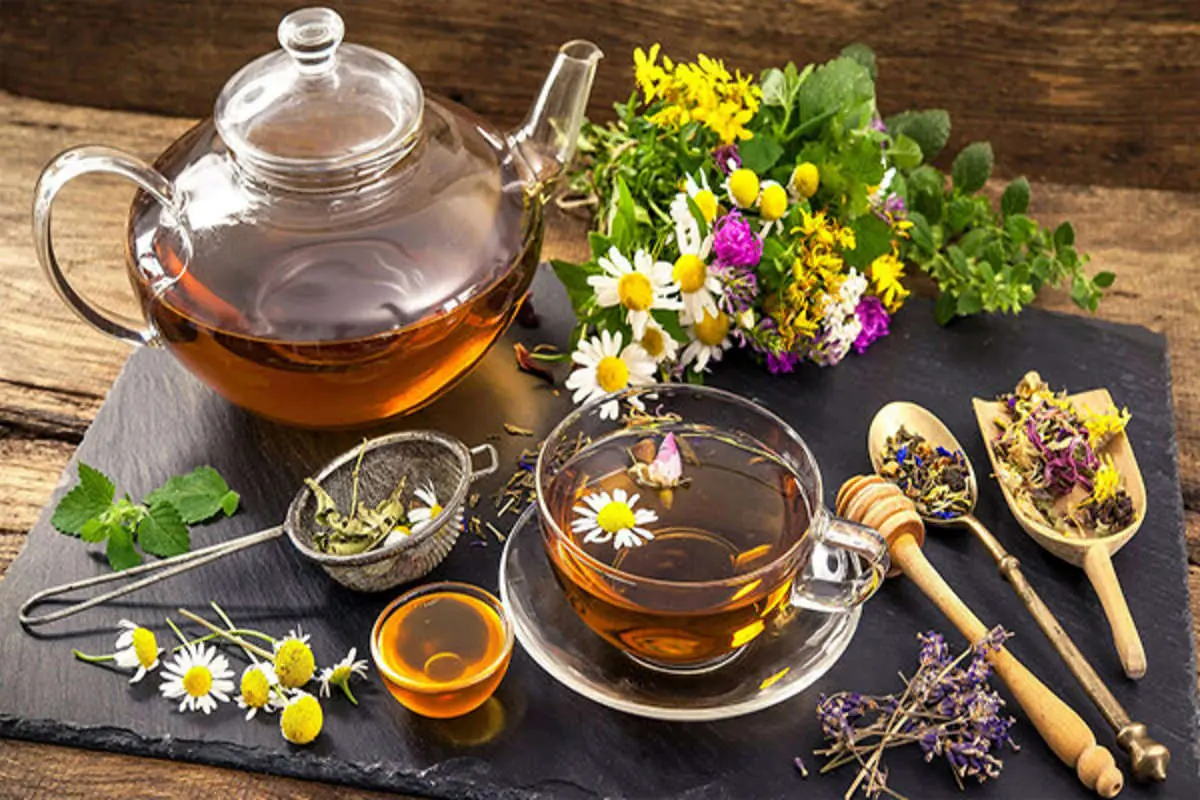 ۴ دمنوشی که کبد را پاکسازی میکنند