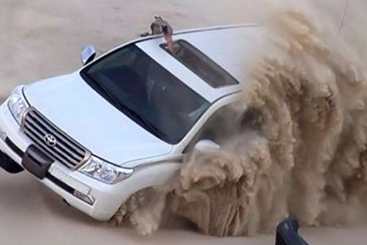 (ویدئو) سقوط خودروی آفرود با ١۴ غلت