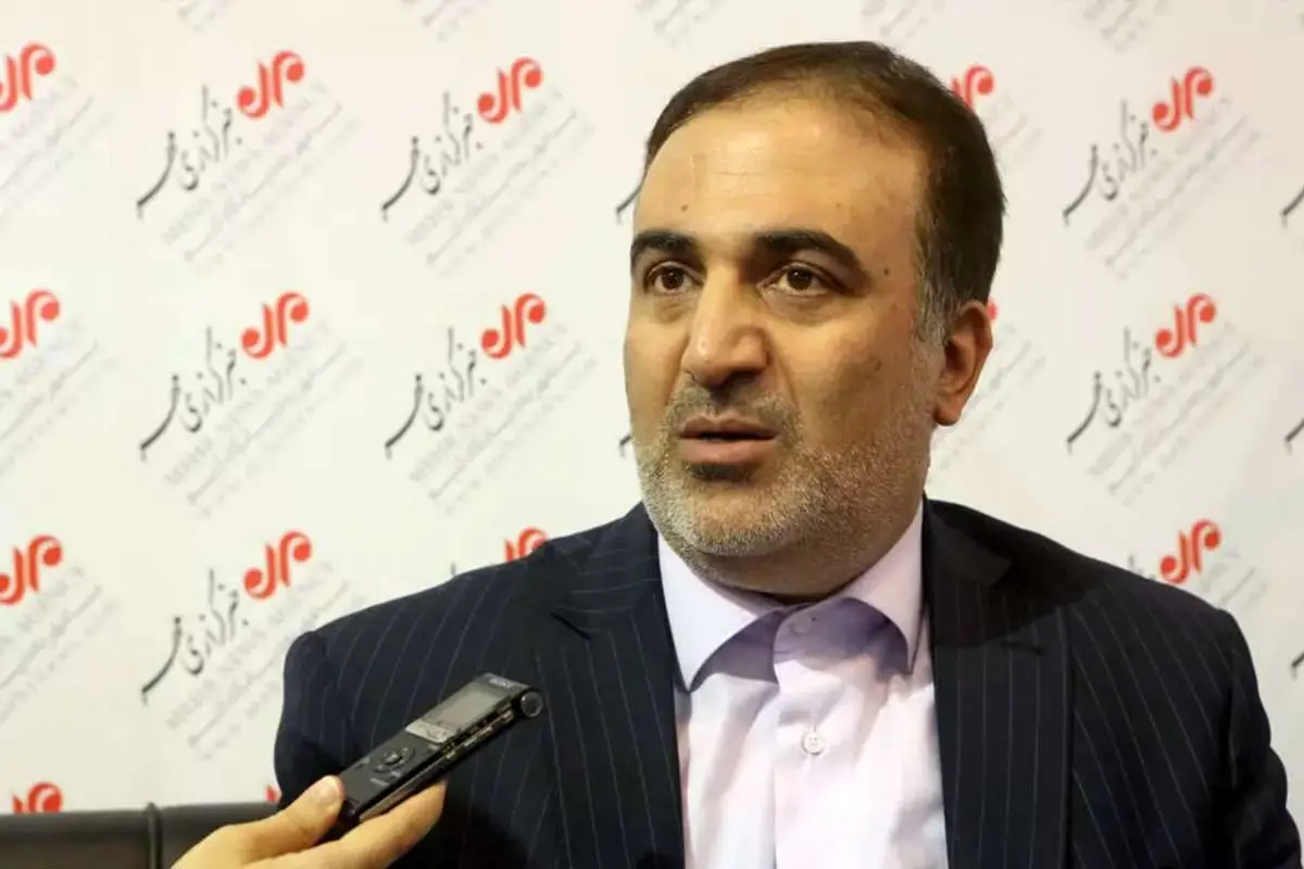 «فرزندان برخی مسئولان در کشورهای دشمن سرمایه گذاری میکنند»