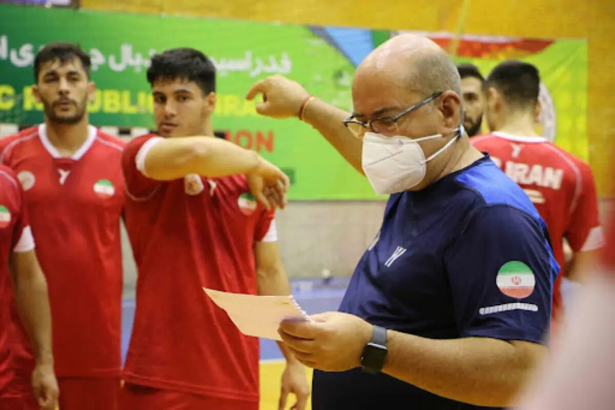 فرناندز: نمی‌دانم بازیکنان اُمیکرون دارند یا خیر!
