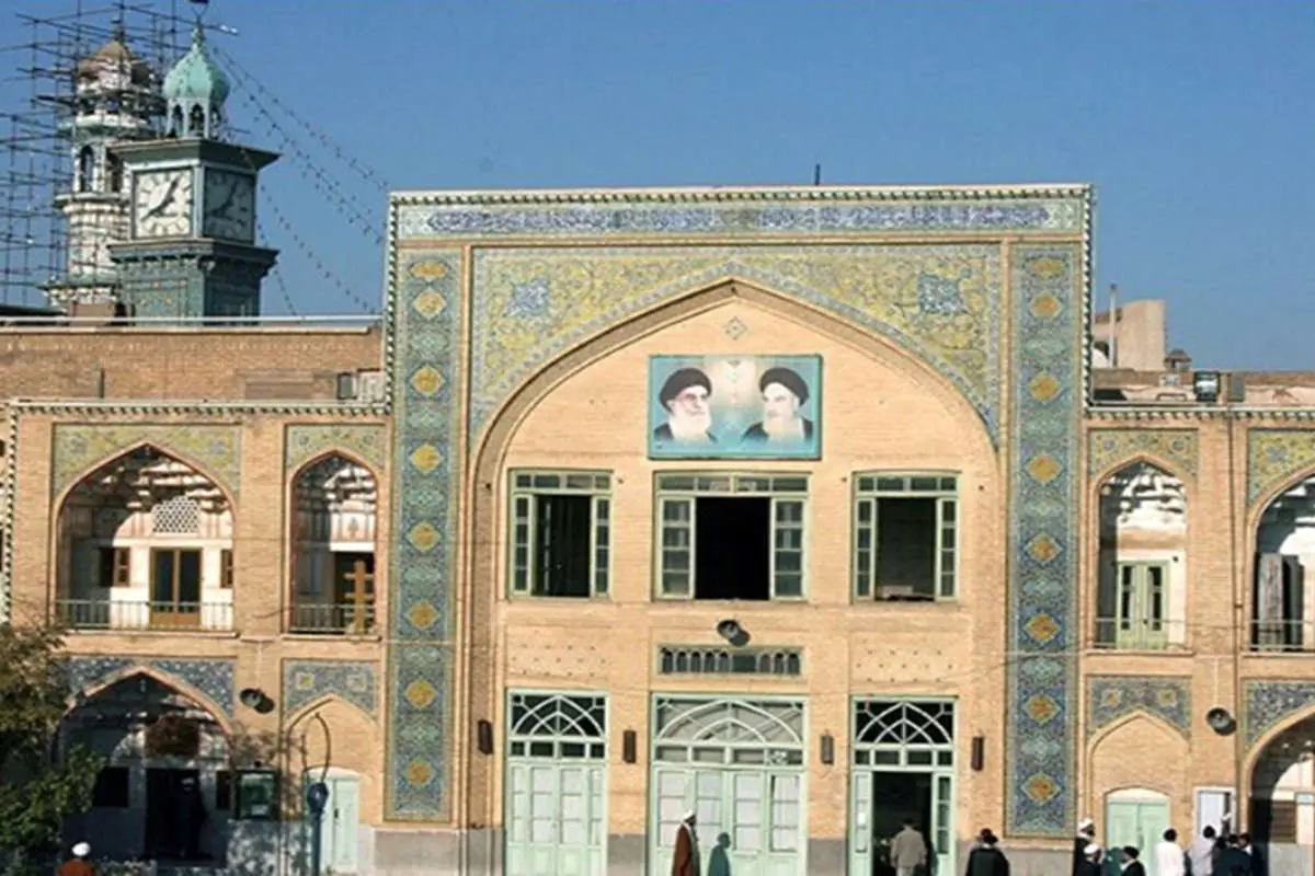درخواست روزنامه جمهوری اسلامی برای قطع بودجه حوزهها