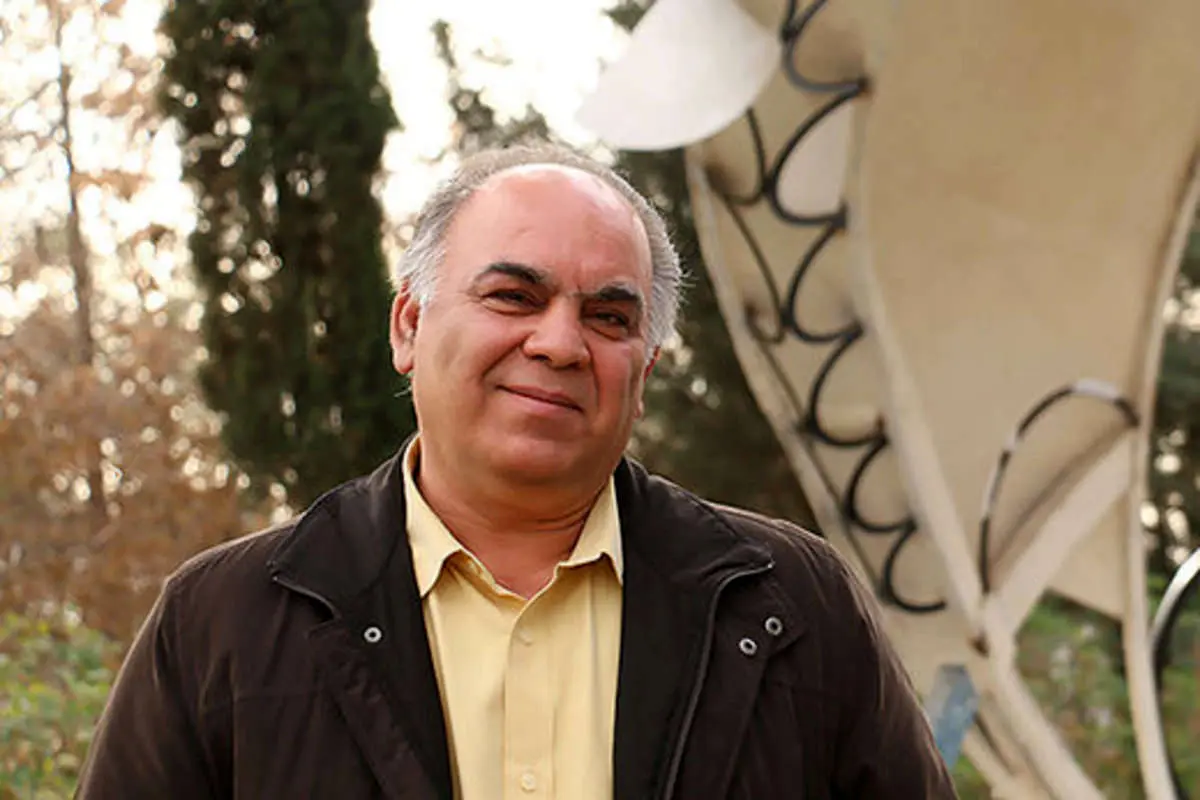 (ویدئو) آوازخوانی خواننده قدیمی روی تخت اتاق عمل قبل از جراحی قلب!