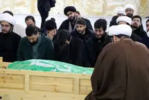 وداع کاظم صدیقی با پیکر پسرش