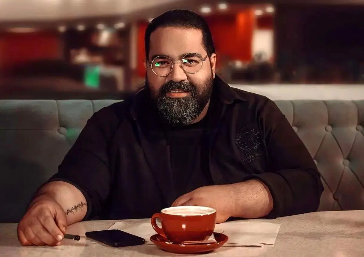 رضا صادقی قطعه «گل میناب» را خواند