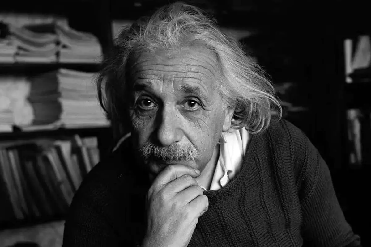  «آلبرت انیشتین» در 6 سالگی و در کنار خواهرش ماریا؛ سال 1263 