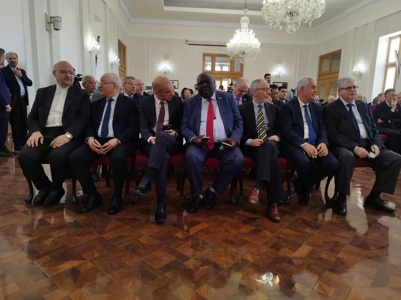 نشست سفرا و کارداران بین المللی مقیم تهران با وزیر امور خارجه