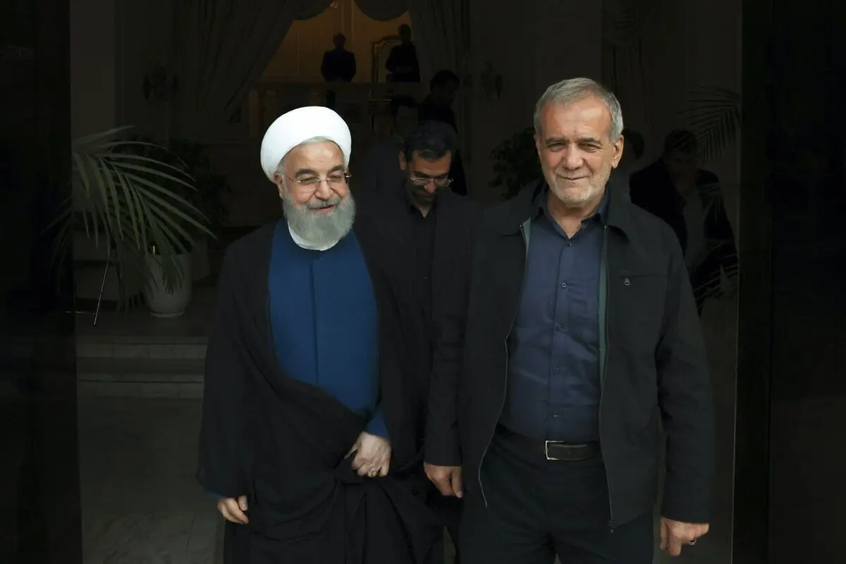 از تجمع مقابل خانه روحانی تا استیضاح عراقچی و هشتگ عزل پزشکیان!
