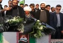 لحظه تدفین پیکر شهید ۴ ساله مراسم عروسی سیریک