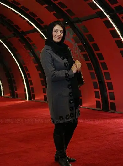شبنم مقدمی:به خاطر رنگ لباس توهین می شنویم