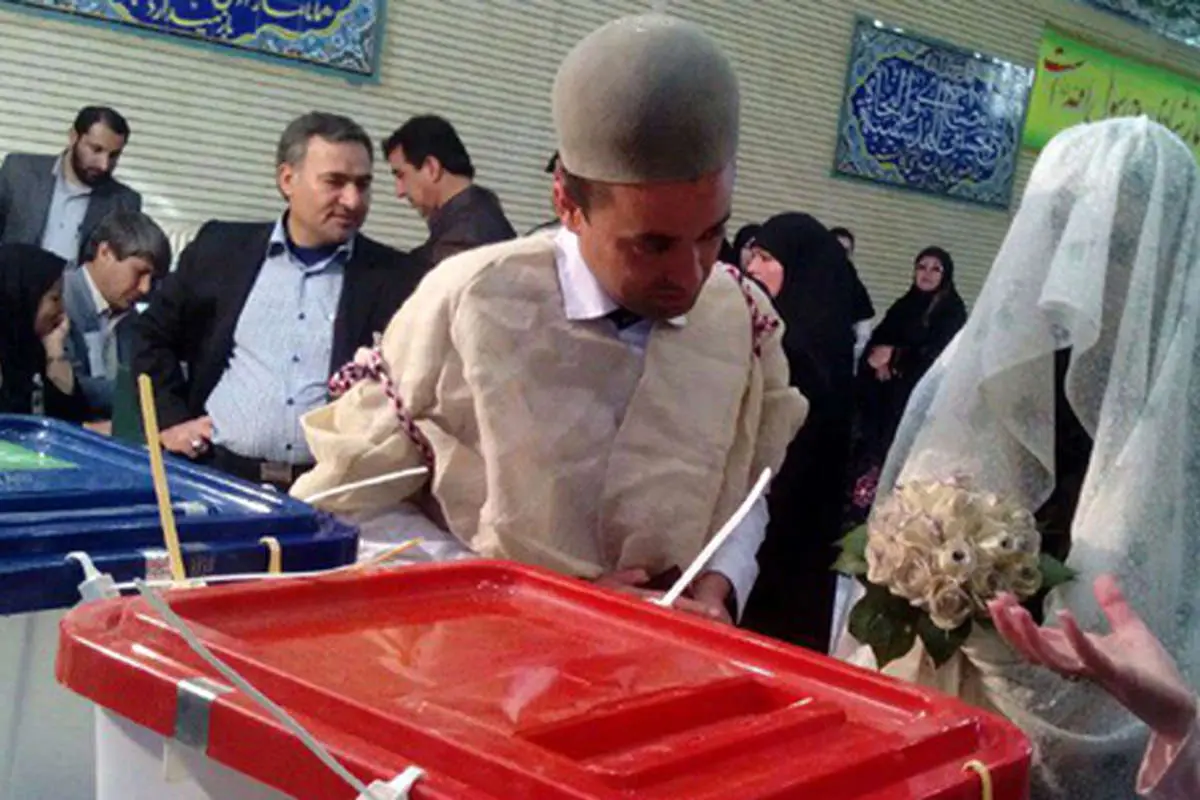 آغاز زندگی مشترک زوج جوان از پای صندوق رای