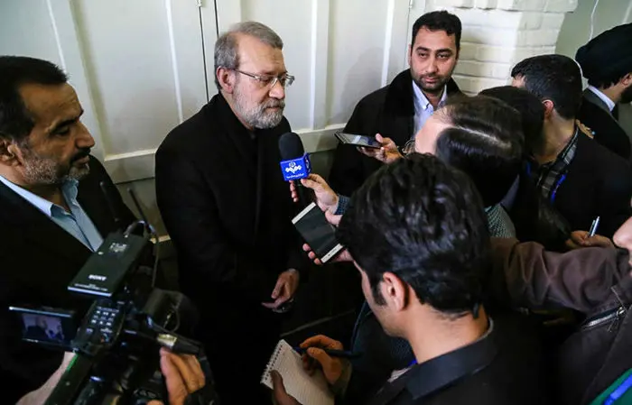 (تصاویر) علی لاریجانی در صف رای گیری