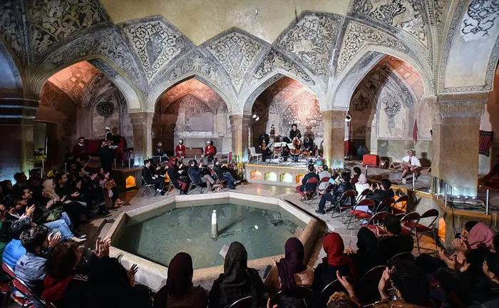 (تصاویر) کنسرت گروه آلمانی در حمام وکیل