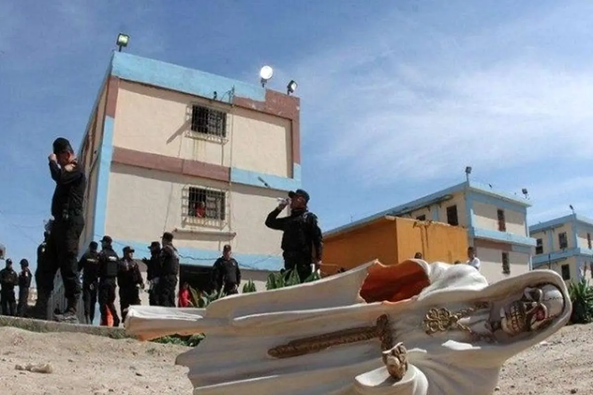 (تصاویر) کشف سونا و آکواریوم در سلولهای زندان مکزیک