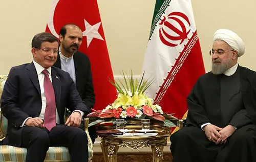 روحانی: آینده هر کشوری توسط مردم آن کشور تعیین شود/ داود اوغلو: باید در مسائل منطقه‌ای دست به دست هم دهیم