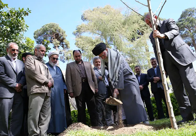 غرس نهال توسط مقام معظم رهبری، اجلاس خبرگان رهبری، آیین ملی نوروز، مسابقات رباتیک...