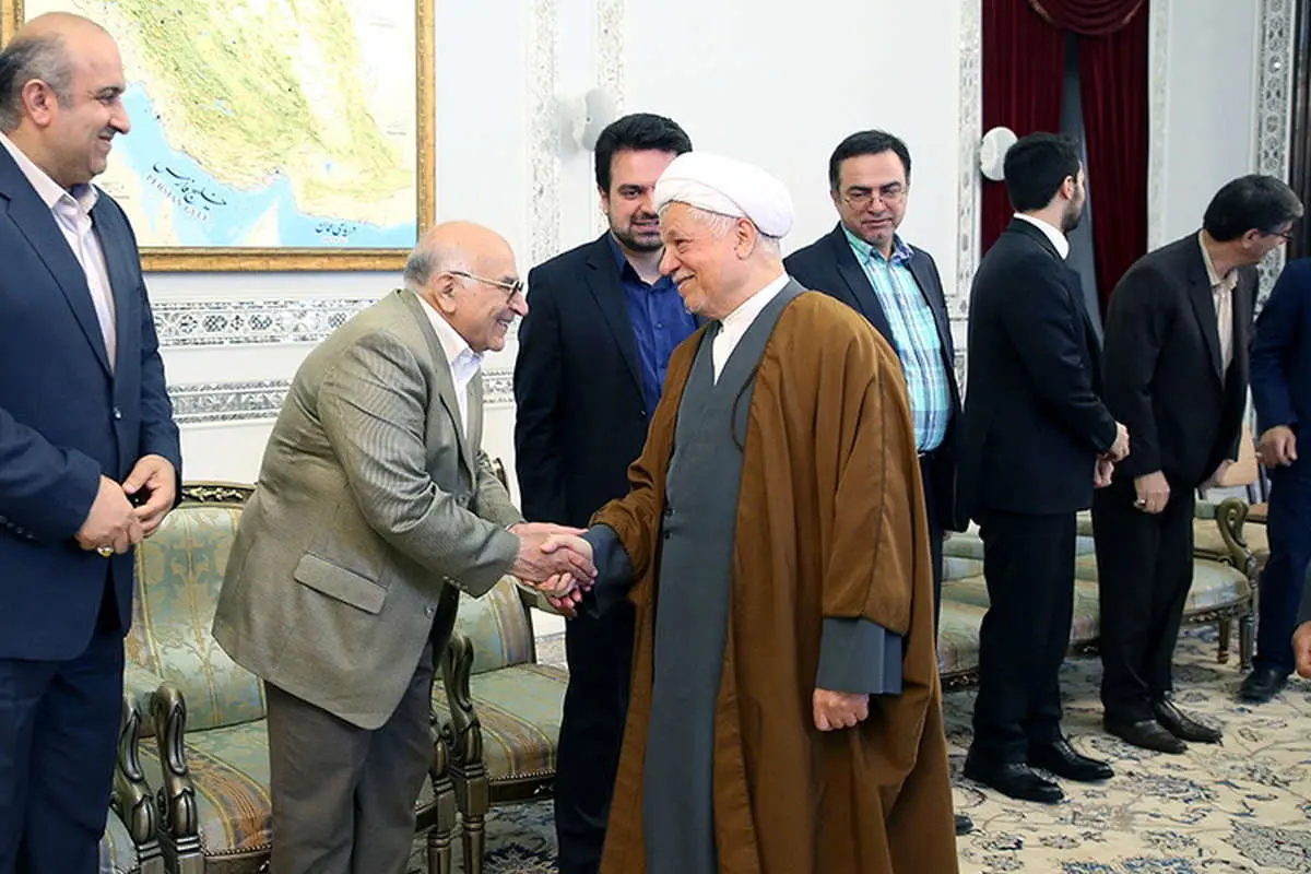 در حاشیه دیدارهای نوروزی، چهارده به در، بارش برف بهاری، کاخ موزه گلستان، ربات انسان...
