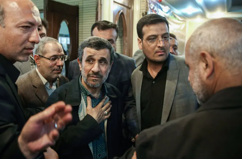 امکان "بازگشت و تاییدصلاحیت‌" احمدی نژاد