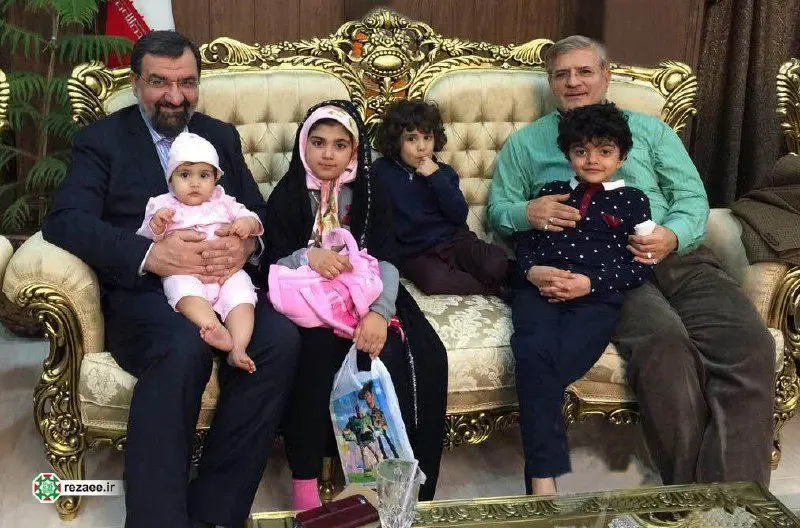 (عکس) محسن رضایی در کنار نوه‌ها
