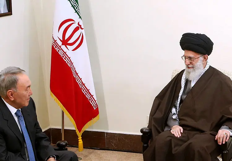 اکران خصوصی فیلم سینمایی، خستگی آقای نماینده در صحن علنی، بزرگداشت فرج‌الله سلحشور،...