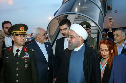 (تصاویر) روحانی وارد استانبول شد