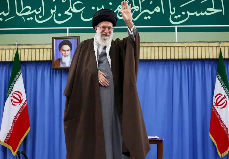 جشن ازدواج دانشجویی، هواداران مرحوم مهرداد اولادی، روز بزرگداشت سعدی، مناطق سیل‌زده...
