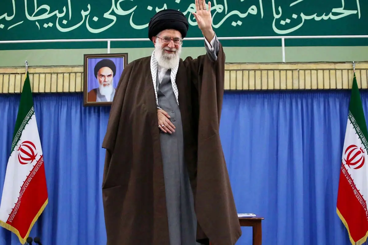 جشن ازدواج دانشجویی، هواداران مرحوم مهرداد اولادی، روز بزرگداشت سعدی، مناطق سیلزده...