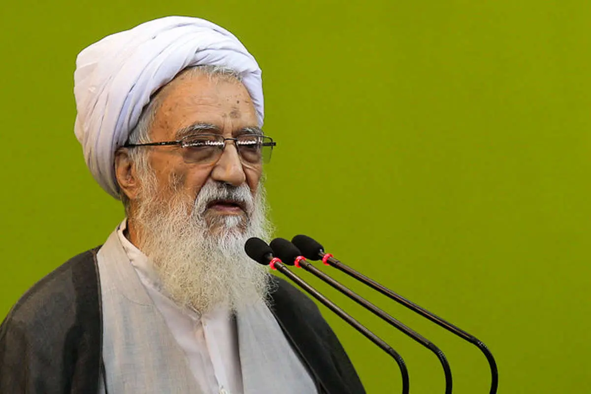 برخی با بدحجابی و کشف حجاب به نظام دهن کجی می کنند