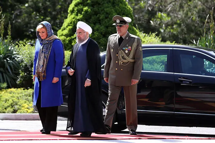 (تصاویر) استقبال روحانی از رئیس‌جمهور کرواسی
