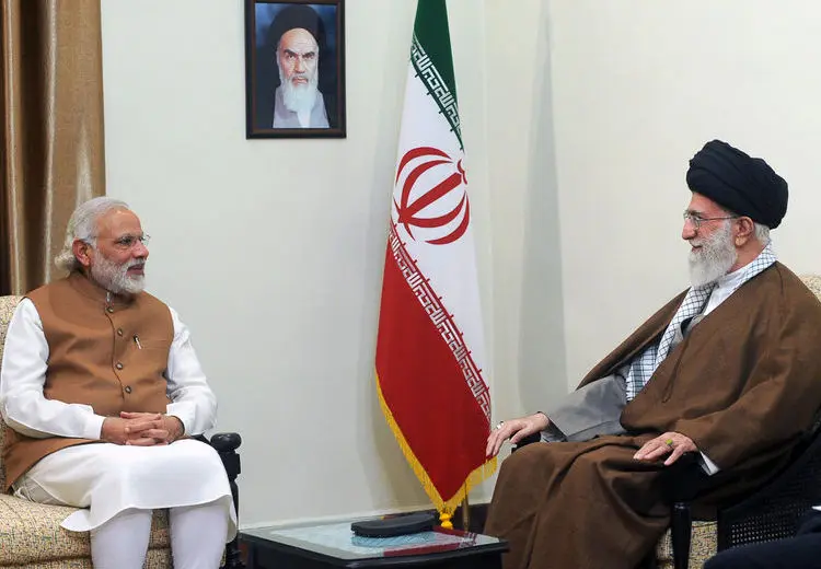 افتتاح مجلس خبرگان، عکس‌های یادگاری نمایندگان آخرین روز مجلس نهم، تمرین تیم ملی فوتبال،...