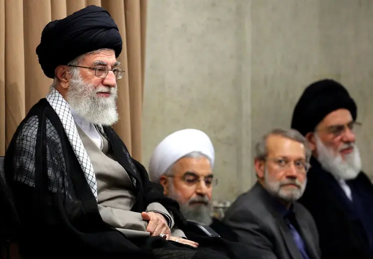 دیدار مسؤولان نظام با مقام معظم رهبری، ورود قهرمانان کشتی به تهران، انفجار هتل، زندگی...