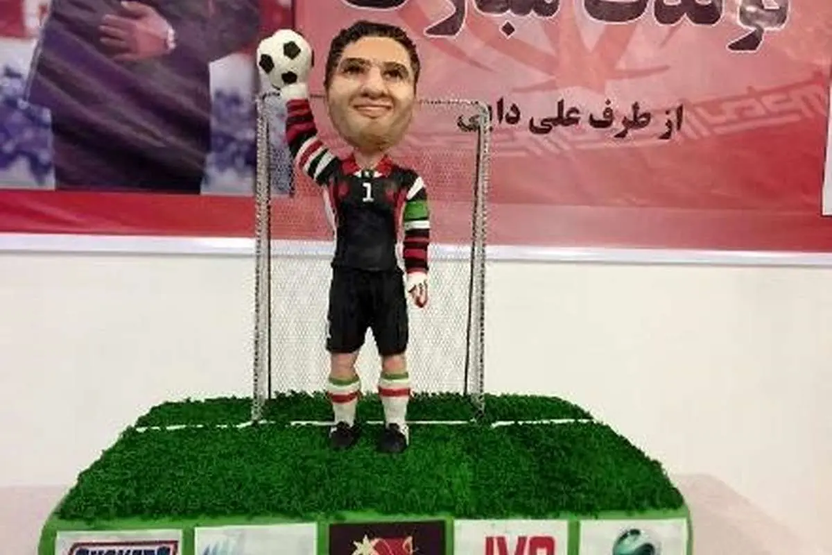 تصویری از کیک تولد عقاب آسیا