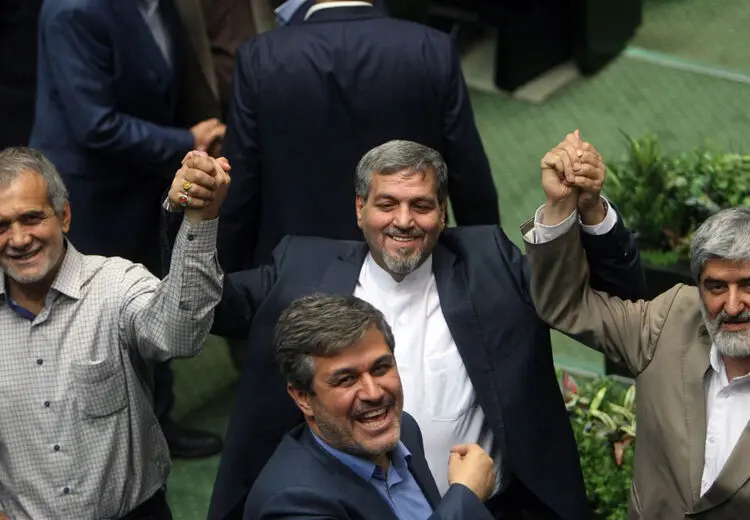 شادی پس از انتخاب هیأت رئیس مجلس؛ خنده شهاب حسینی، اختتامیه جشنواره فیلم، جشن فارغ‌التحصیلی دانشجویان و ...