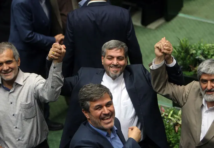 شادی پس از انتخاب هیأت رئیس مجلس؛ خنده شهاب حسینی، اختتامیه جشنواره فیلم، جشن فارغ‌التحصیلی دانشجویان و ...