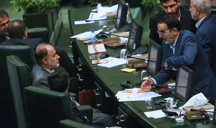 زیر پوست "فراکسیون ولایت"