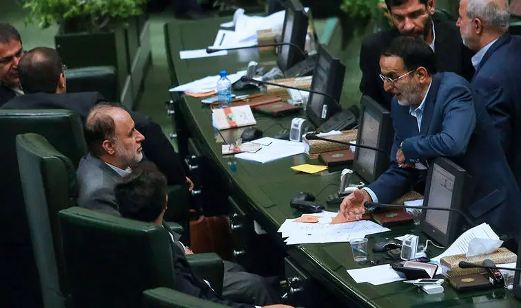 زیر پوست "فراکسیون ولایت"