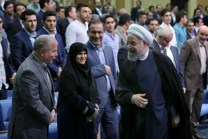 (تصاویر) افطاری روحانی با ورزشکاران