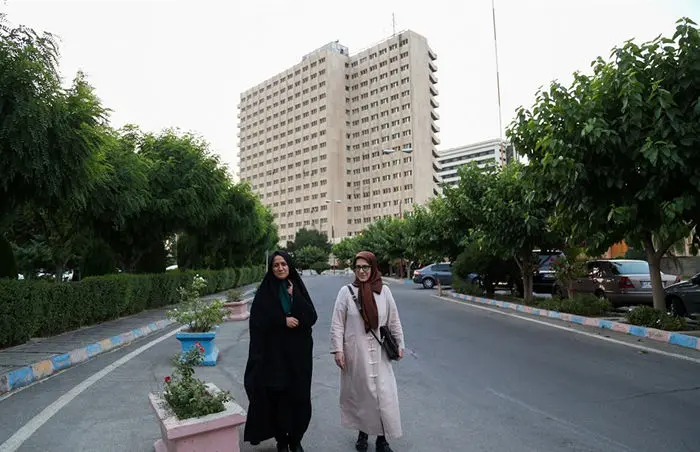 (تصاویر) ضیافت افطاری عارف