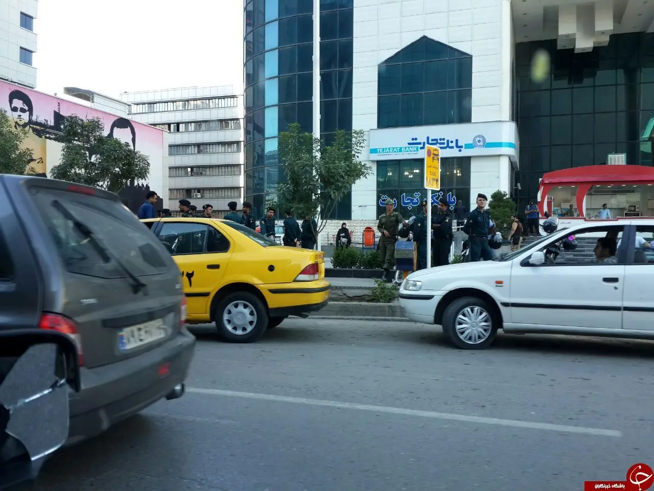 میتینگ دهه هشتادی‌ها در پاساژ پروما مشهد