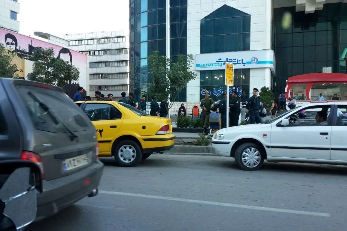 میتینگ دهه هشتادیها در پاساژ پروما مشهد