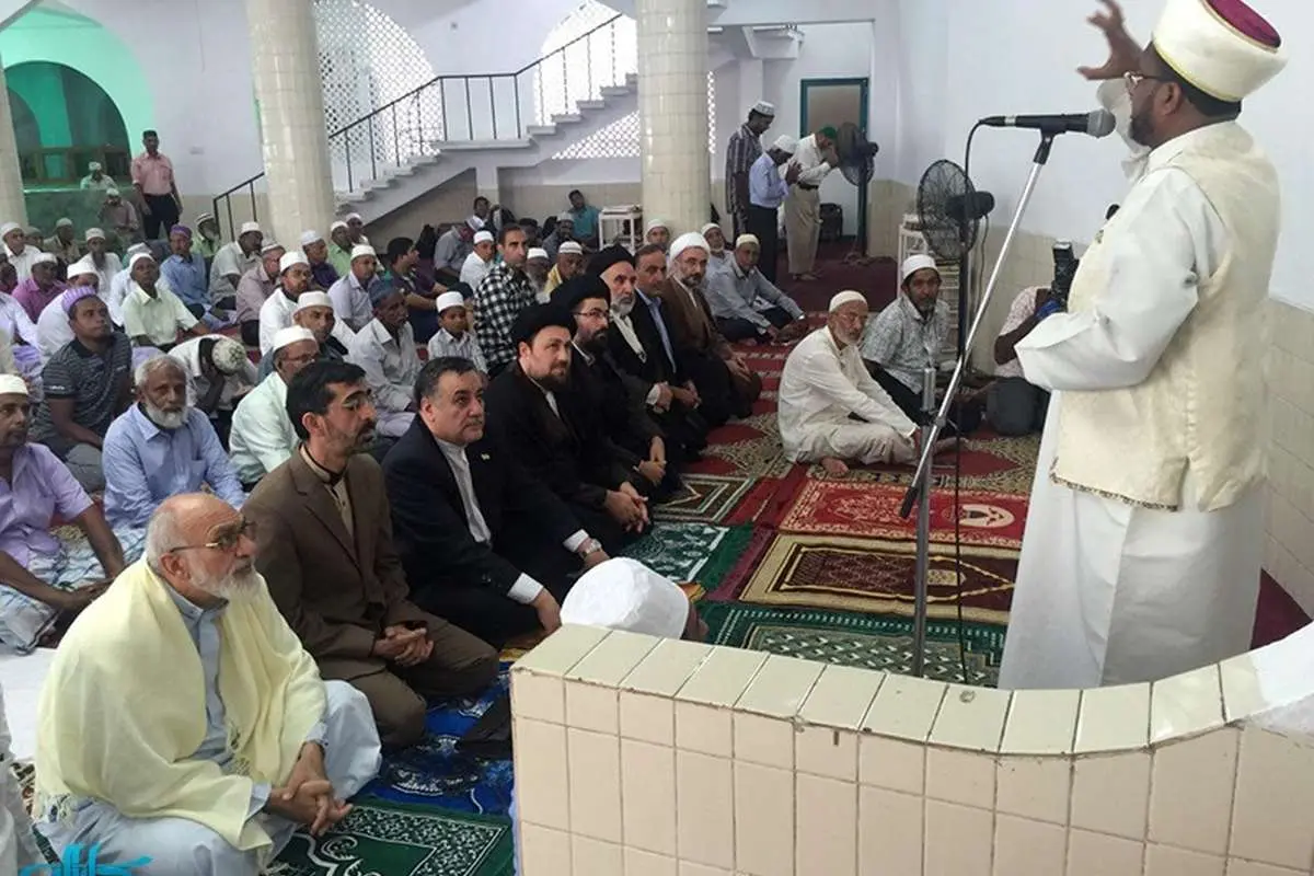 تصویری از سیدحسن خمینی در نماز جمعه پایتخت سریلانکا