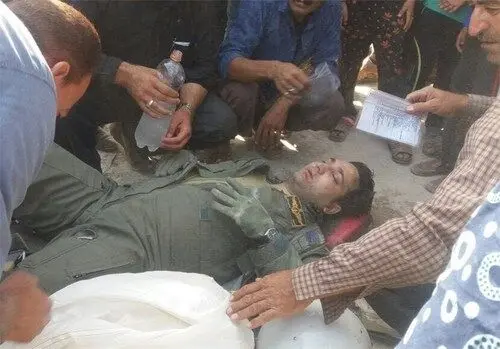 (تصویر) خلبان جنگنده ارتش لحظاتی پس از سقوط