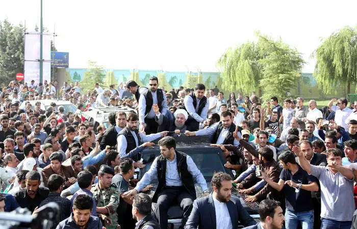(تصاویر) استقبال از روحانی در کرمانشاه