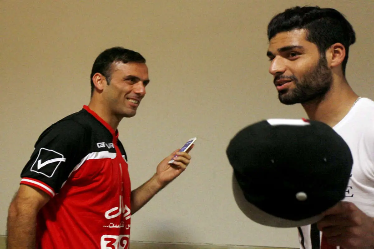 (تصاویر) استقبال گرم پرسپولیسیها از طارمی