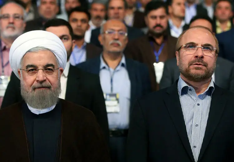 امروز به روایت تصویر// سلفی گرفتن در مراسم عزاداری، جشن قهرمانی، مسابقه گلف بانوان و...