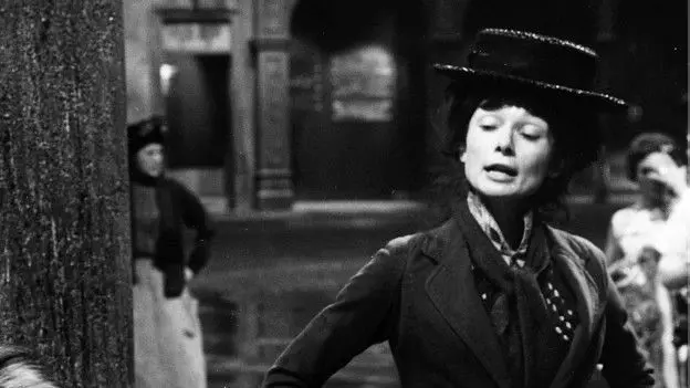 "خواننده نامرئی" هالیوود درگذشت